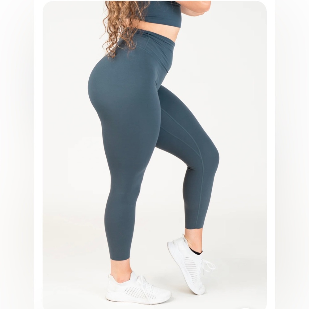Curves n Combatboots NKD high waisted leggings